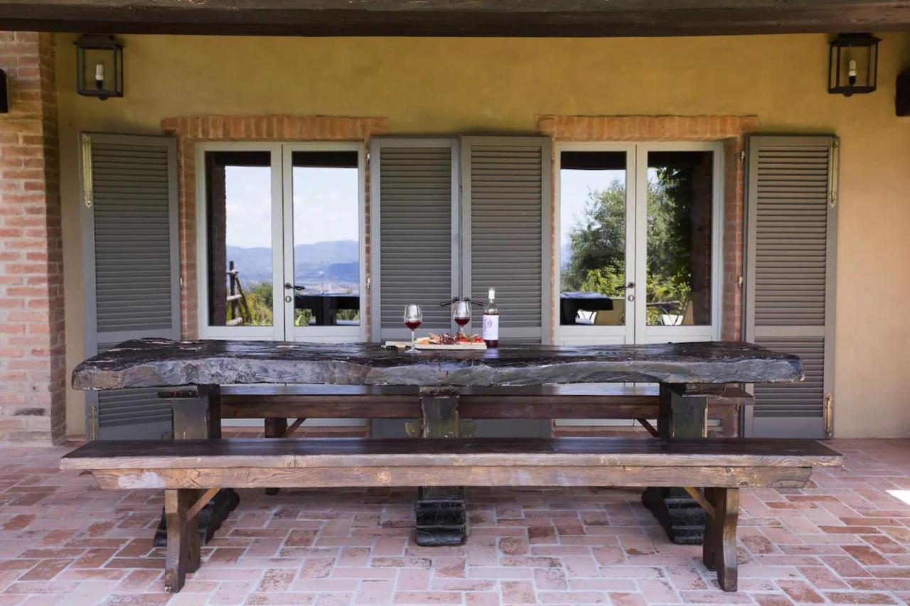Villa Mandorlo - Pomaio Wines & Hospitality อาเรซโซ ภายนอก รูปภาพ